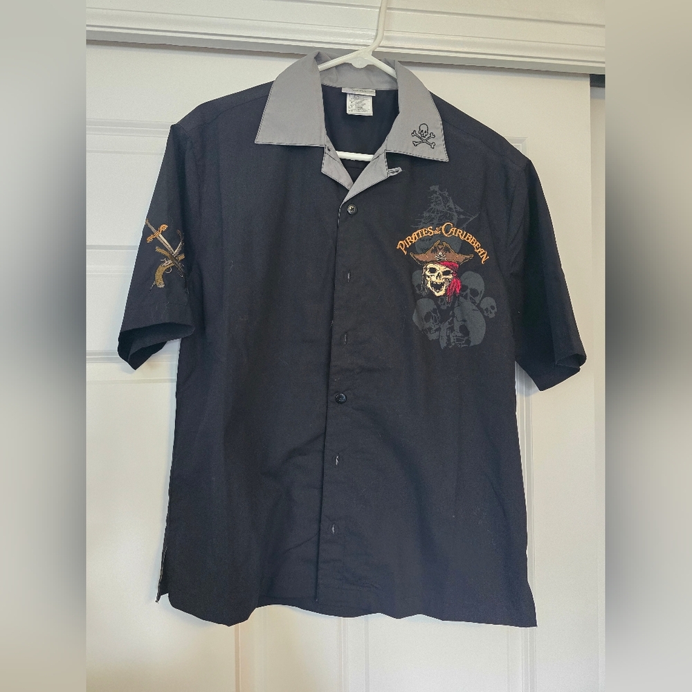 Vintage Disney Embroidered Pirates of the Caribbean Bowling Style Shirt